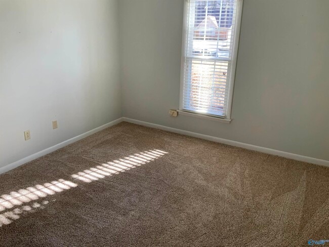 Building Photo - 2511 Galahad Dr SE