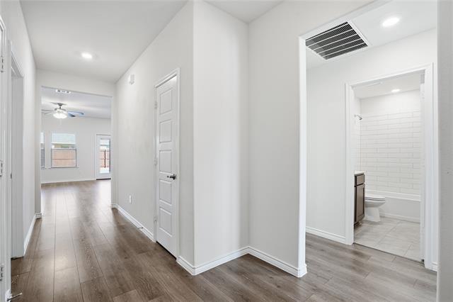 Building Photo - 812 Indigo Rd