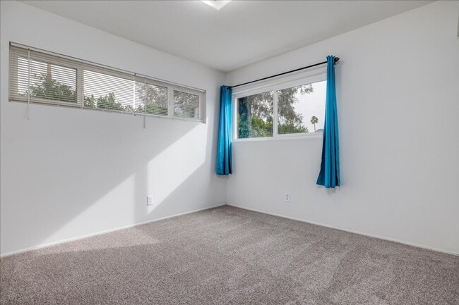 Building Photo - 3 Bed / 2 Bath Home with Two-Car Garage, Laundry and a Storage Shed/Work Space