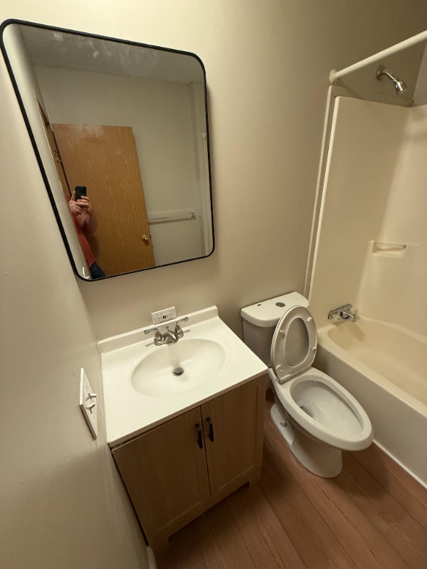 Building Photo - 1561 Maryan Ave