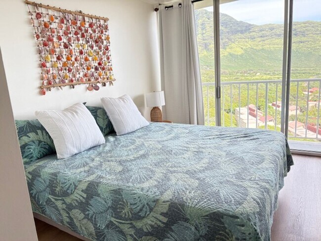 Building Photo - One Bedroom Makaha Valley Towers