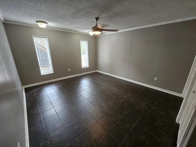 Building Photo - 215 Wendwood Dr