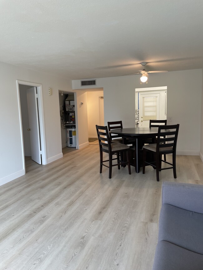 Building Photo - 2441 SW 82nd Ave