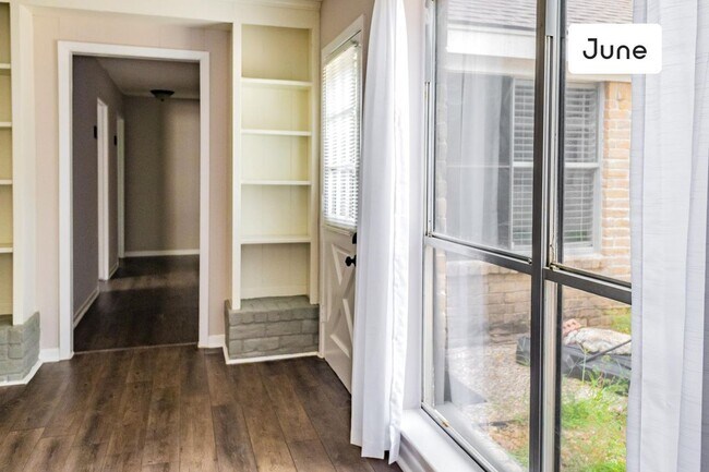 Building Photo - ROOM ONLY in 4-bed/2.0-bath Home