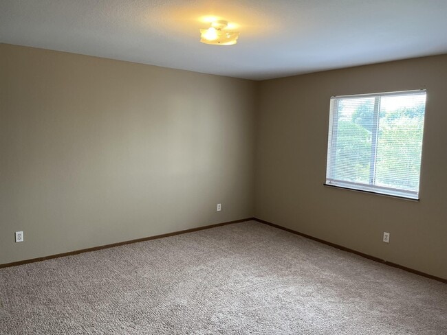 Building Photo - 480 Stratford Way