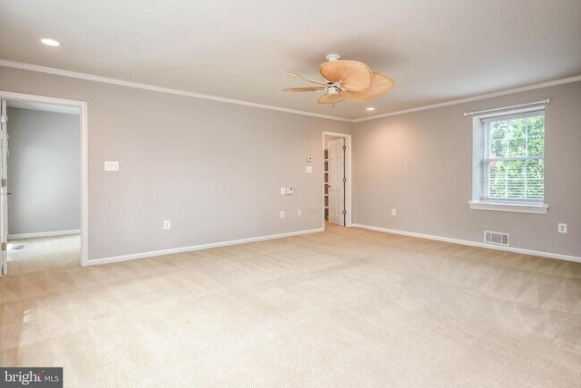 Building Photo - 1211 Vinita Ln