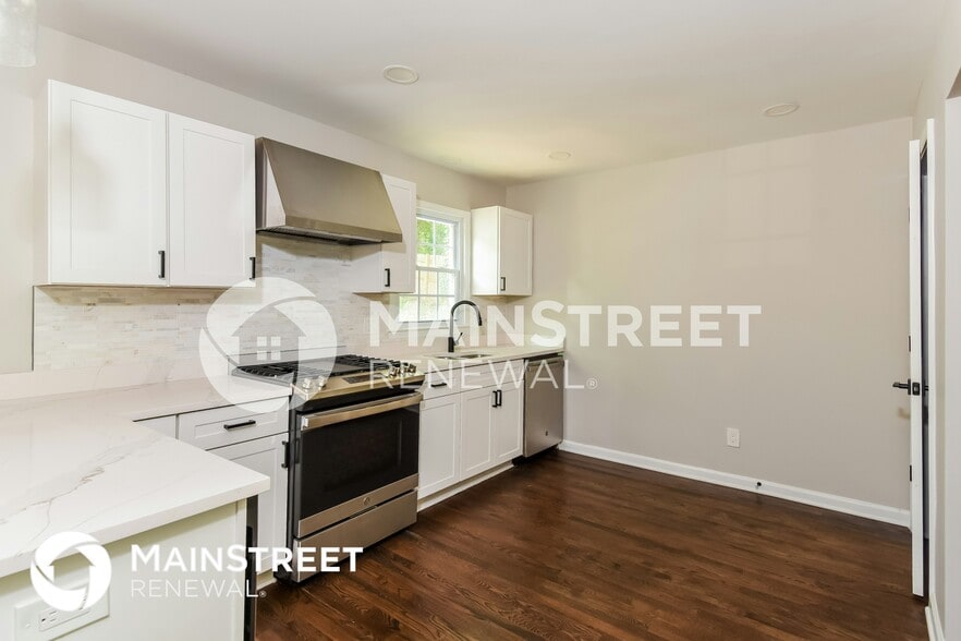 Building Photo - 2730 Cedarbrook Dr