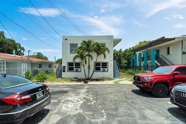 Primary Photo - 2050 Lincoln Ave