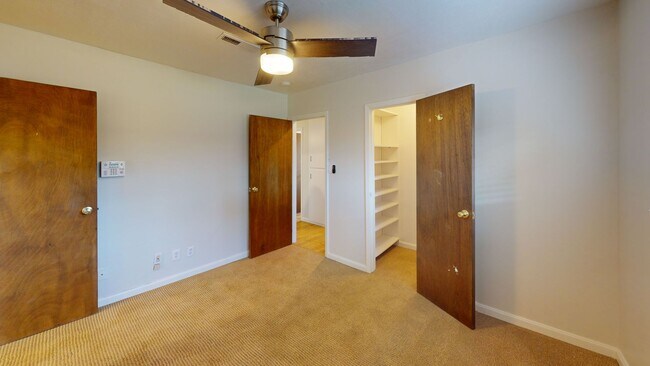 Building Photo - Charming 3 bedroom, 1-bathroom home in San...