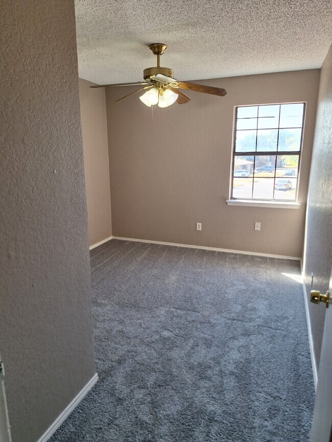 Building Photo - 4525 Compass Ct