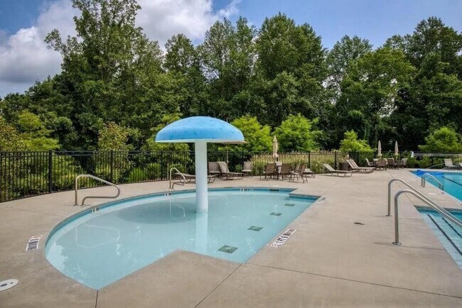 Building Photo - 101 White Cedar Dr