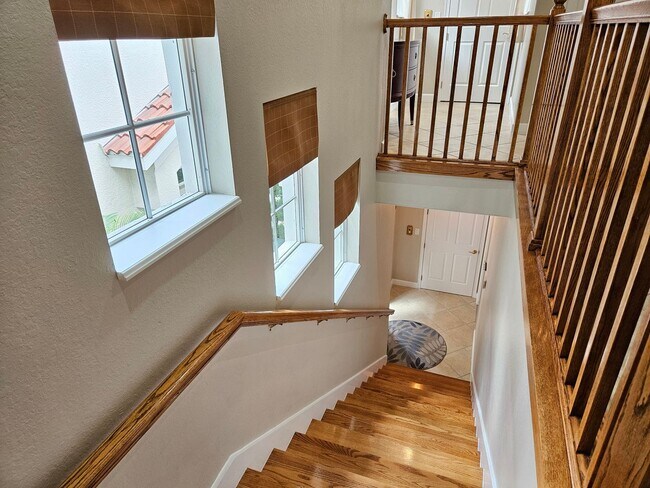 Building Photo - Annual Furnished or Unfurnished 3 Bedroom 2 Bathroom Second Floor Condo in Venetian Golf & River ...