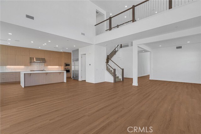 Building Photo - 27510 Elderberry Dr