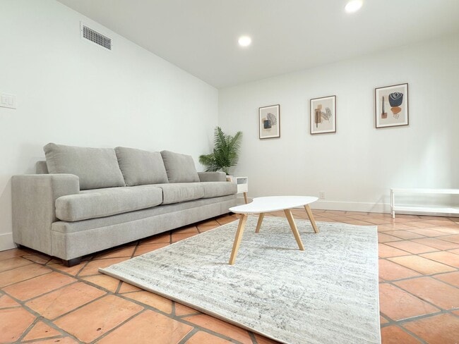 Building Photo - Luxury 4-Bedroom + Bonus Room Home in Gated Shadow Hills Community – Short & Long Term Available