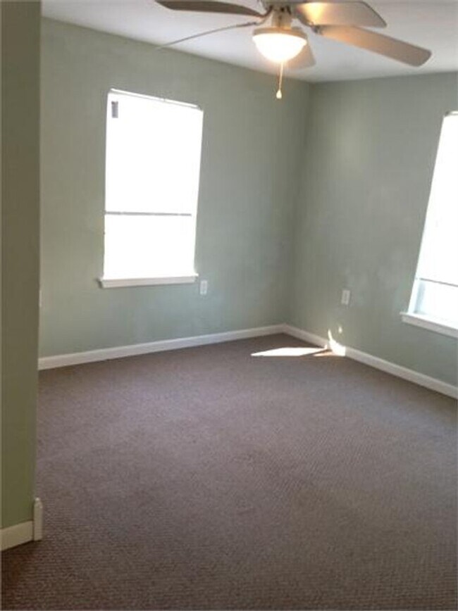 Building Photo - Comfortable 3-Bedroom Home in Houma - Only $985/Month