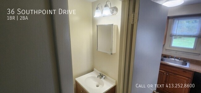 Building Photo - 36 Southpoint Dr