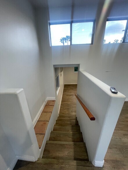 Building Photo - 205 7th Ave