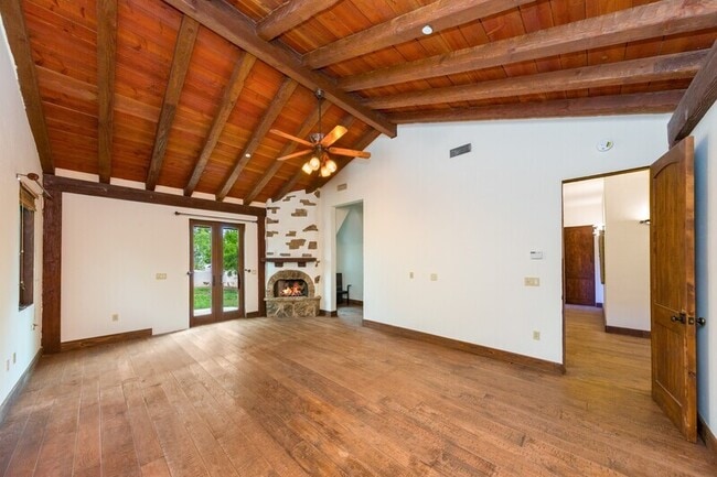 Building Photo - 32140 Windrush Rd