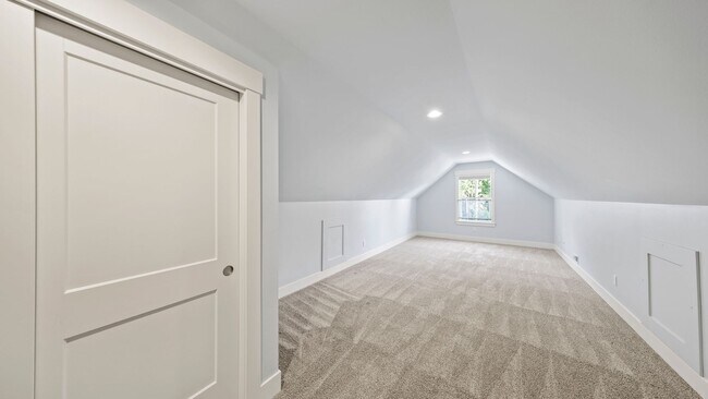 Building Photo - Incredible View Home - 5 Beds 2.5 Baths - Pet Friendly - NAS Whidbey - Island Hospital