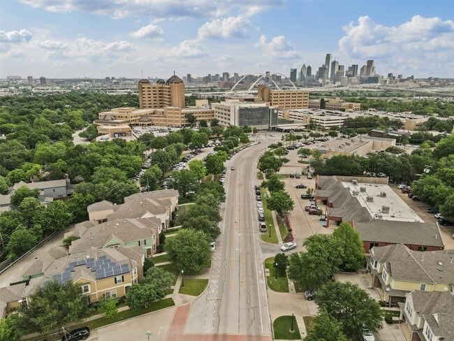 Building Photo - 1209 N Bishop Ave