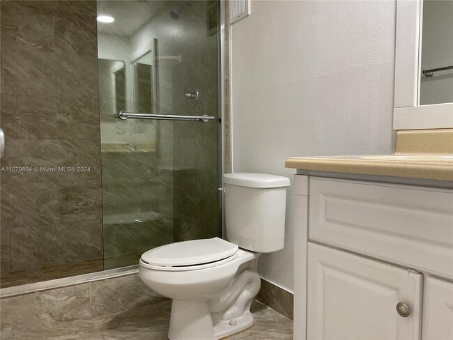 Building Photo - 9481 Evergreen Pl
