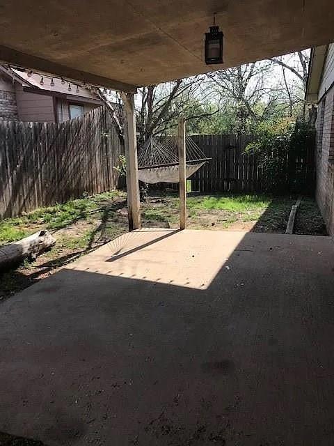 Building Photo - 902 Quartz Ct