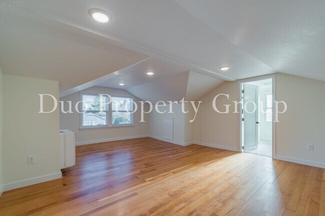 Building Photo - 8th Street