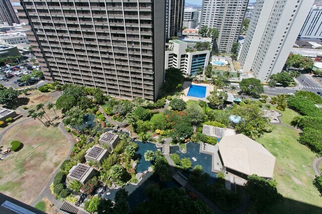 Building Photo - Kukui Plaza #D1905 - Downtown Convenience ...