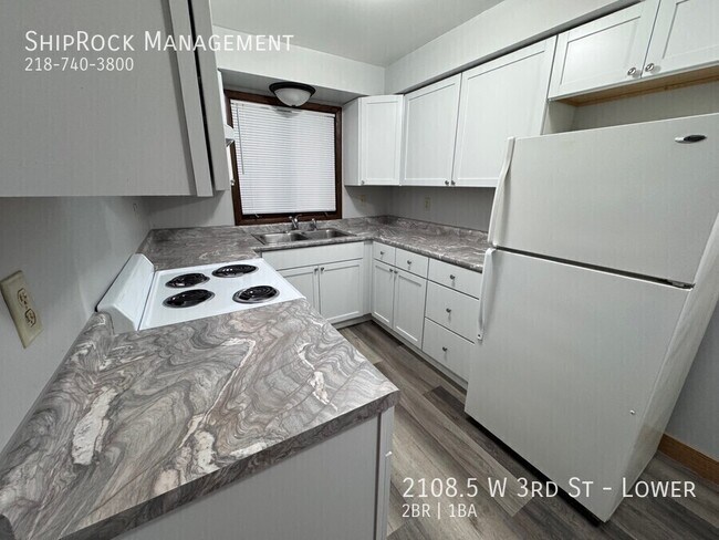 Building Photo - 2108.5 W 3rd St