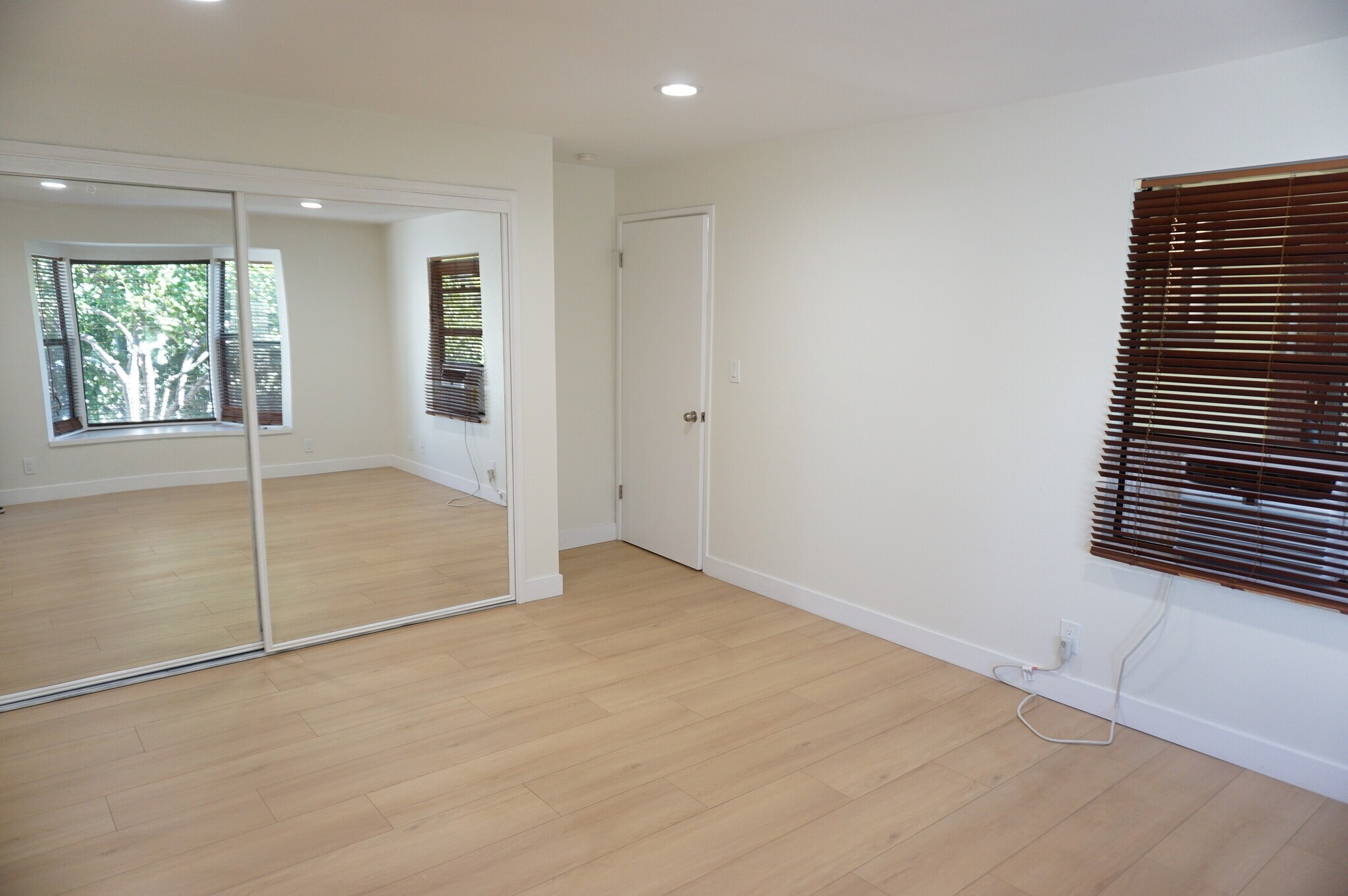 Building Photo - 3948 Pennsylvania Ave