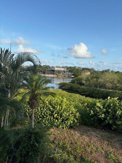 Tropical views from every floor - 574 Ryans Woods Ln