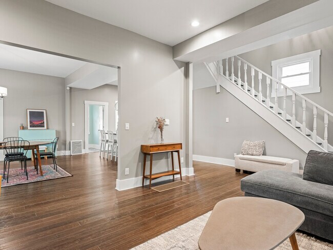 Building Photo - 622 N Hamilton Ave