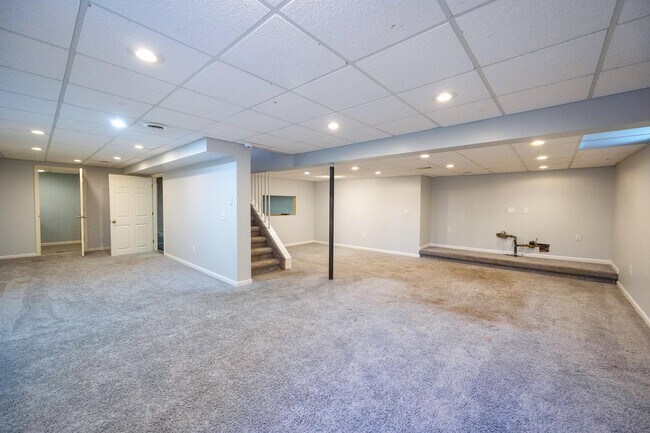 Building Photo - 7798 Greene Farm Dr