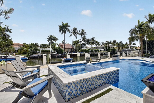 Building Photo - 334 Isle of Capri Dr