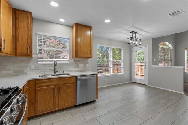 Building Photo - 14524 Ballycastle Trail