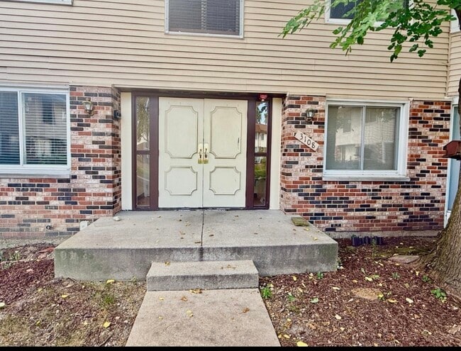 Building Photo - 3108 Roberts Dr