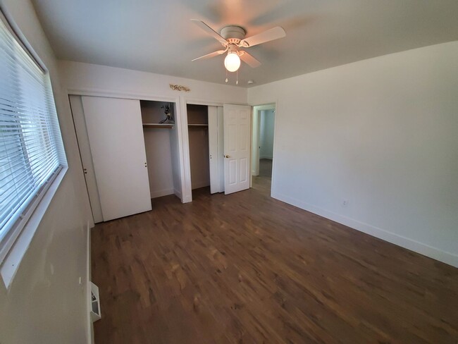 Building Photo - Close proximity to City Park!