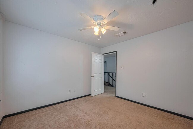 Building Photo - 1439 El Camino Village Dr