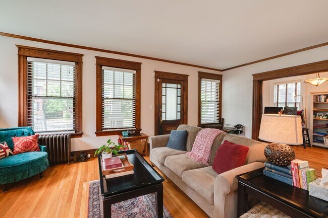 Building Photo - West Ghent