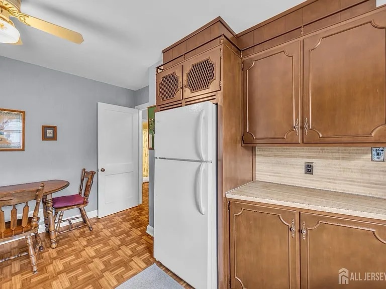 Building Photo - 143 Safran Ave