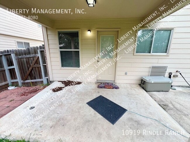 Building Photo - 10919 Rindle Ranch