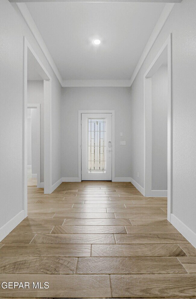 Building Photo - 13580 Lawkland St