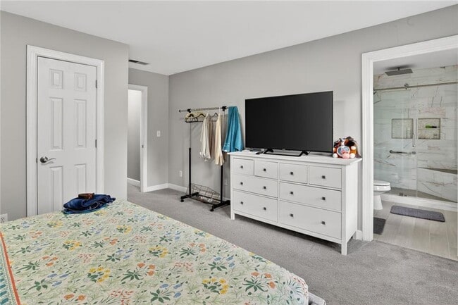 Building Photo - 2502 Regency Lake Dr