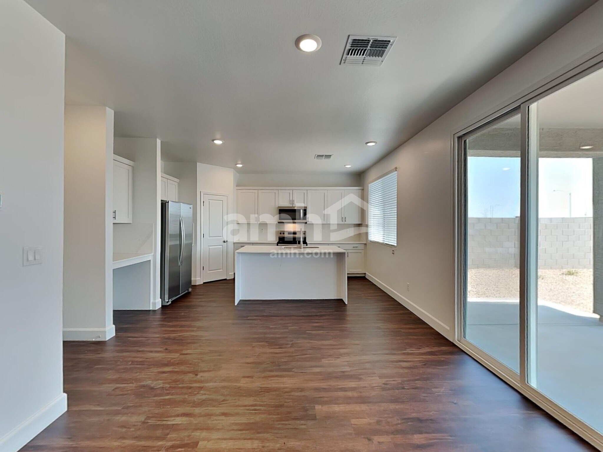 Building Photo - 17157 W Lawrence Ln