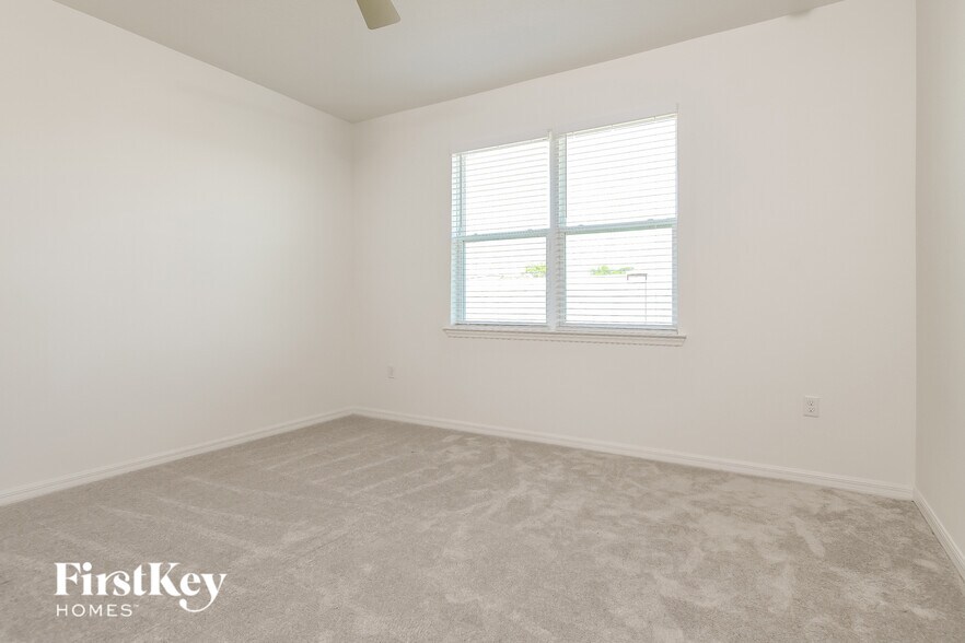 Building Photo - 1260 Spokane Pt