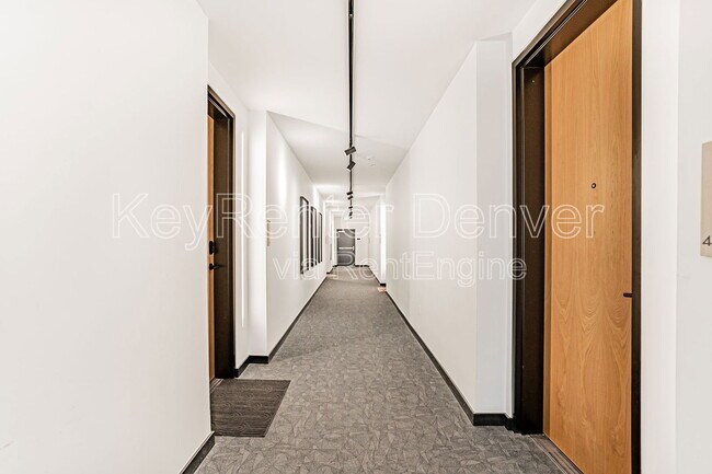 Building Photo - 1601 Park Ave
