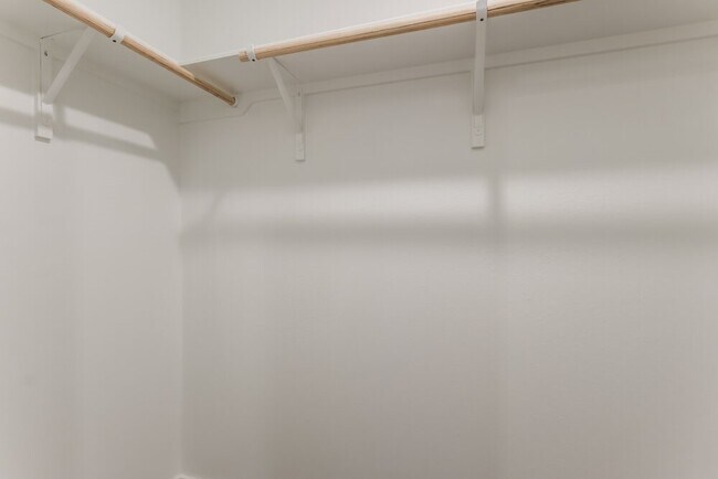 Building Photo - 2084 Cedar Way Dr