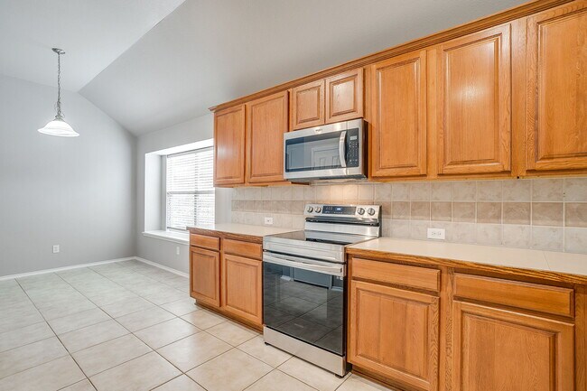 Building Photo - 624 Horn St