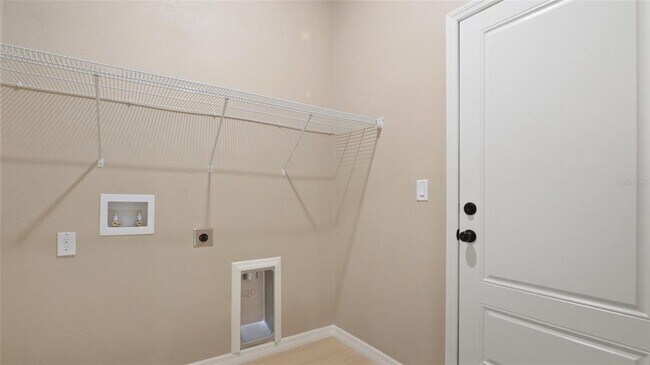 Building Photo - 13639 Begonia Cir