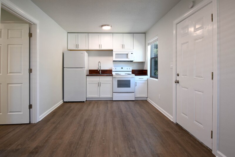 Building Photo - 5094 J E L Dr